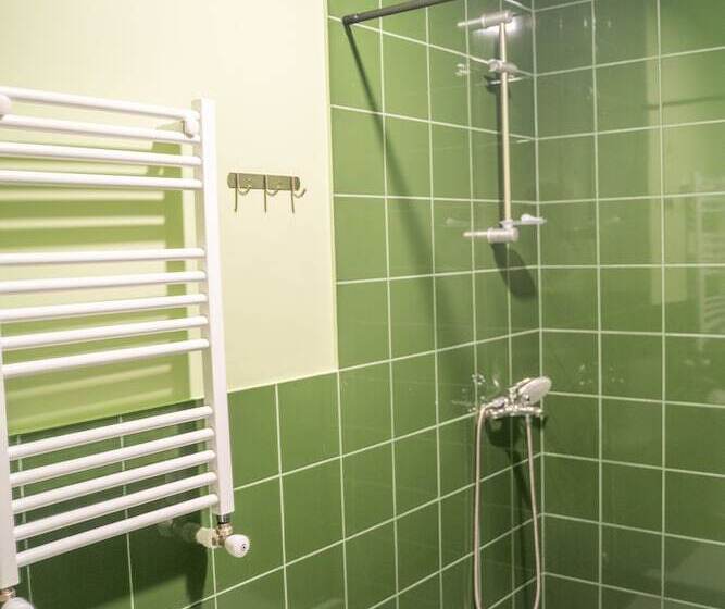 Black Tomato Hostel Kutaisi