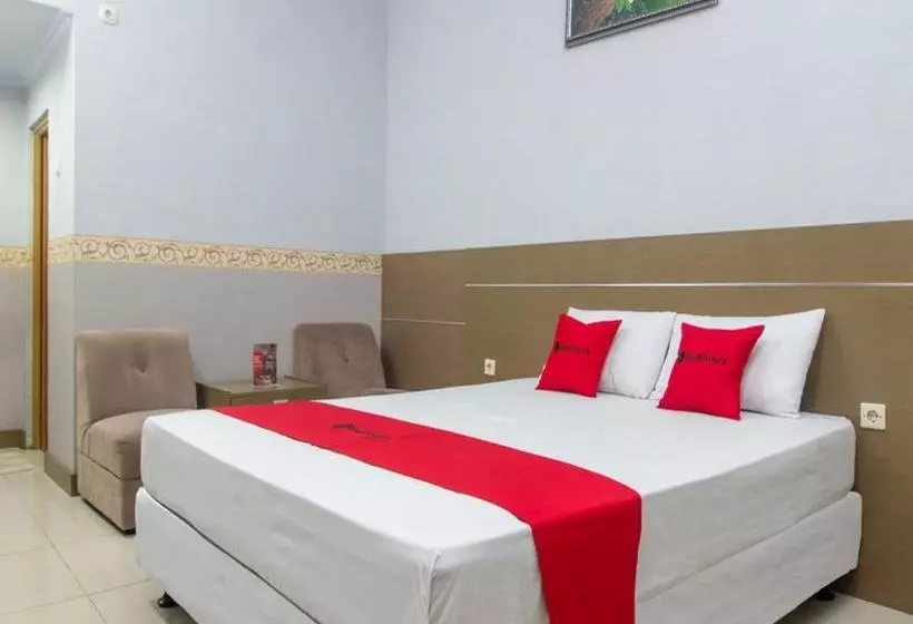 Hotelli Reddoorz Near Goa Panggung