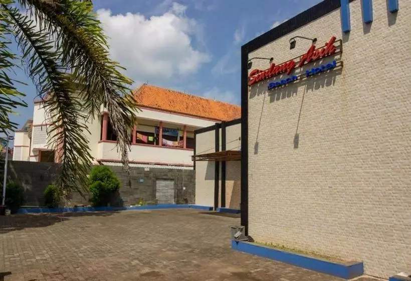 Hotelli Reddoorz Near Goa Panggung