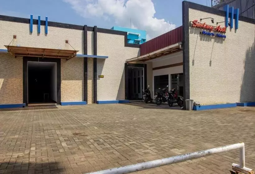 Hotelli Reddoorz Near Goa Panggung