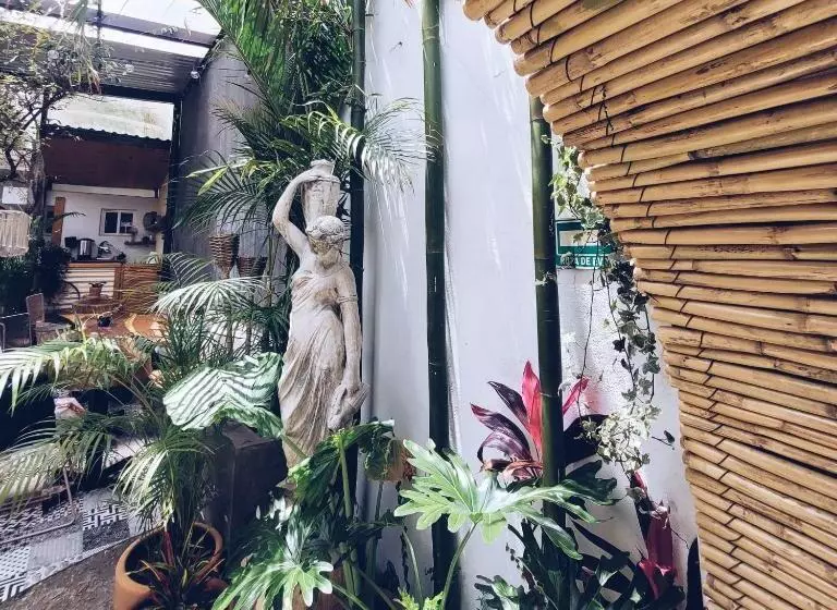 ペンション Hoja Santa Posada