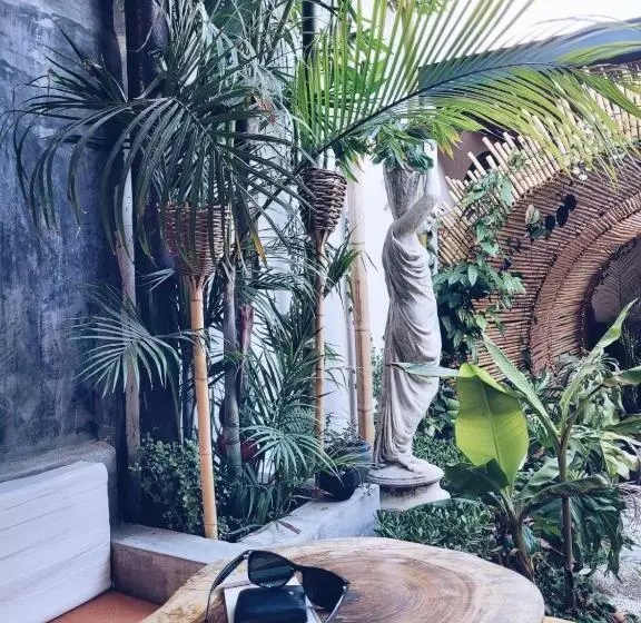 ペンション Hoja Santa Posada