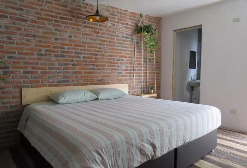 ペンション Hoja Santa Posada