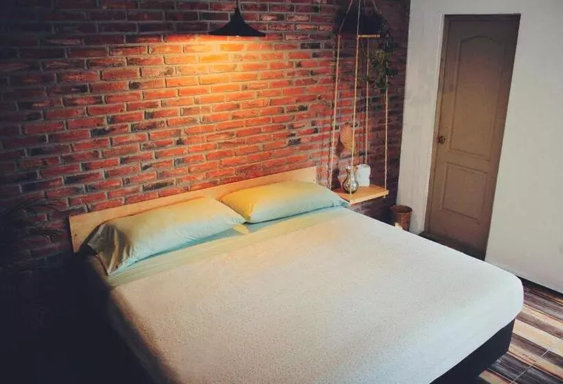 ペンション Hoja Santa Posada