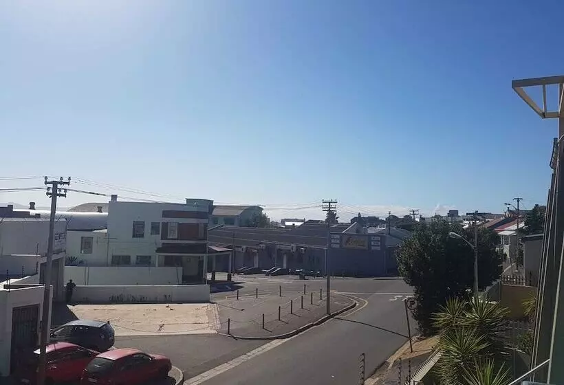 ベッドアンドブレックファースト The Mountains