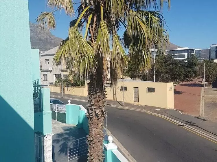 ベッドアンドブレックファースト The Mountains