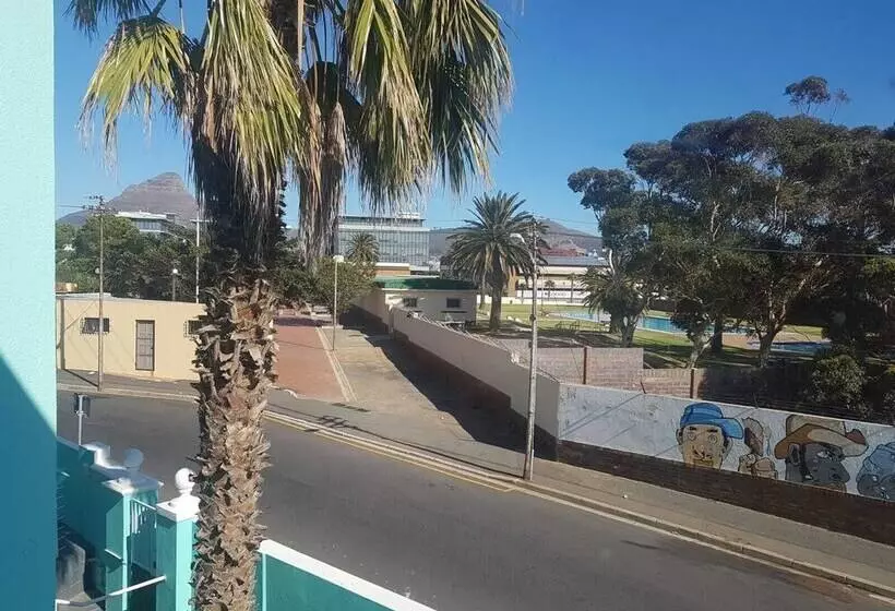 ベッドアンドブレックファースト The Mountains