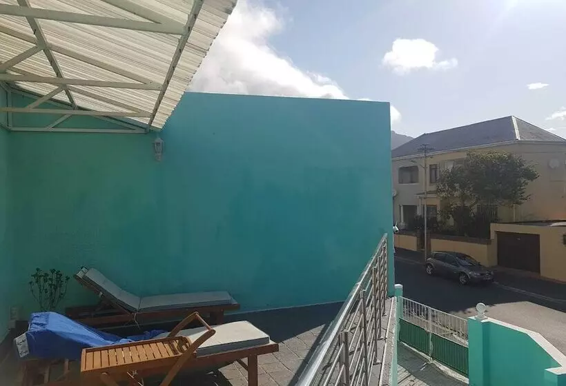 ベッドアンドブレックファースト The Mountains