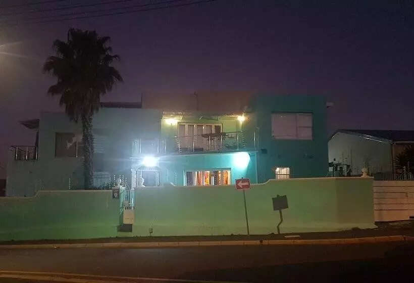 ベッドアンドブレックファースト The Mountains