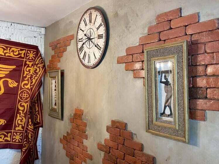 住宿加早餐  The Mountains