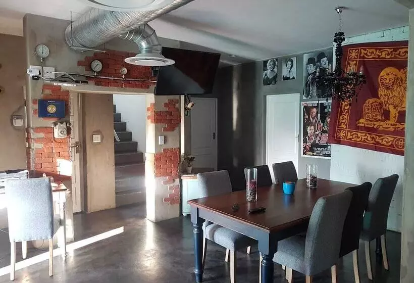 ベッドアンドブレックファースト The Mountains