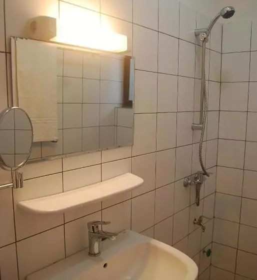 هتل Karls Guesthouse