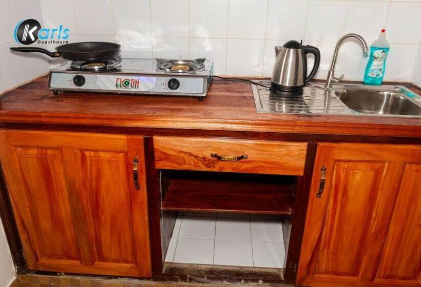 هتل Karls Guesthouse