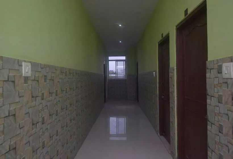 ホテル Spot On 36200 Murli Guest House