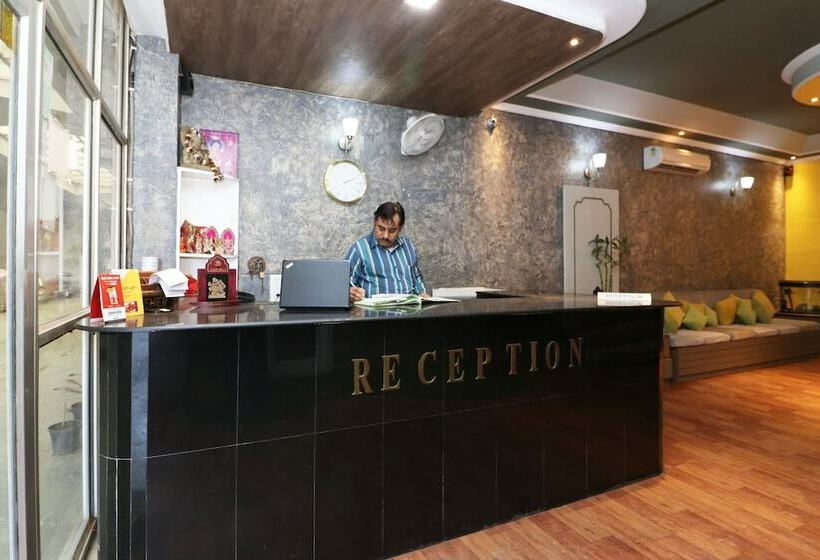 Oyo 36085 Hotel Apollo Agra