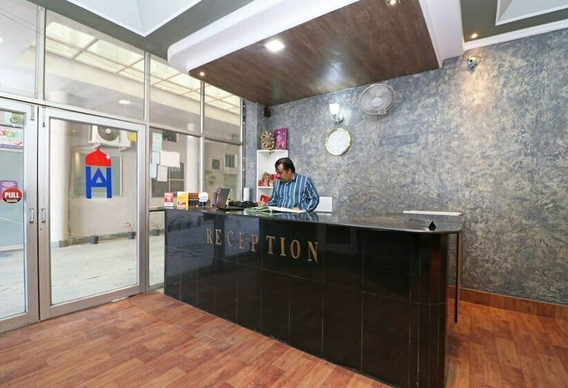 Oyo 36085 Hotel Apollo Agra