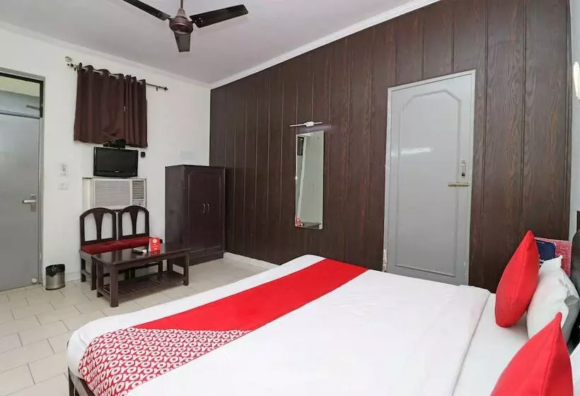 Oyo 36085 Hotel Apollo Agra
