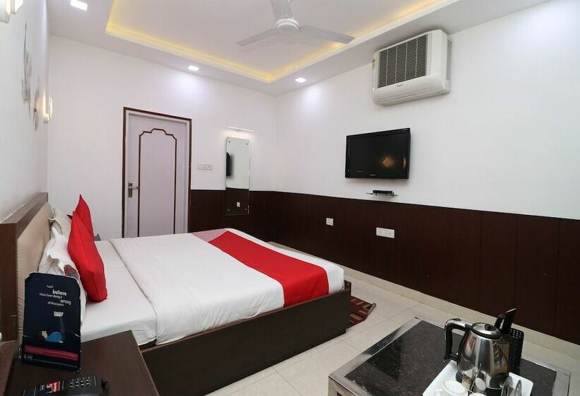 Oyo 36085 Hotel Apollo Agra