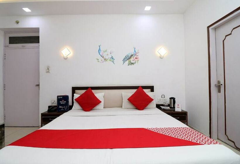 Oyo 36085 Hotel Apollo Agra
