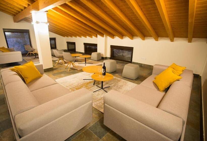 Villa Lucerna Sports & Hotel Resort