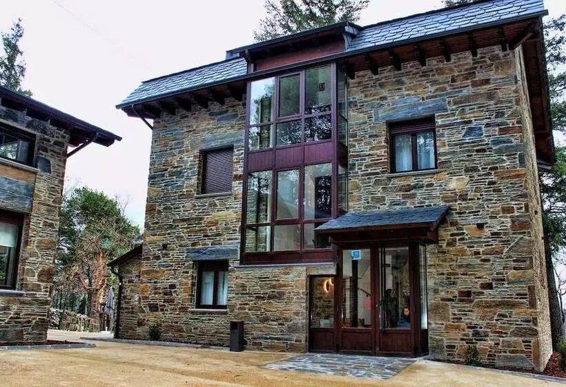 Villa Lucerna Sports & Hotel Resort