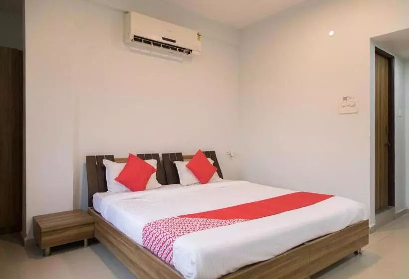 Collection O Hotel Samruddhi