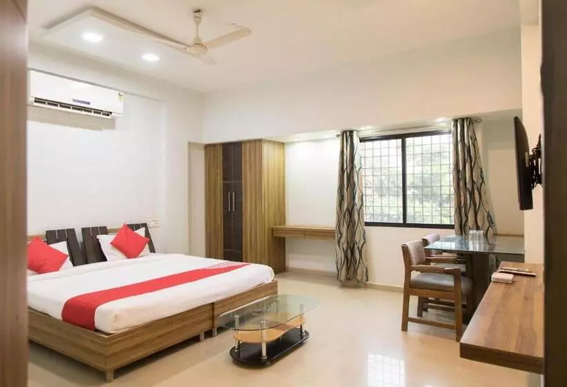 Collection O Hotel Samruddhi