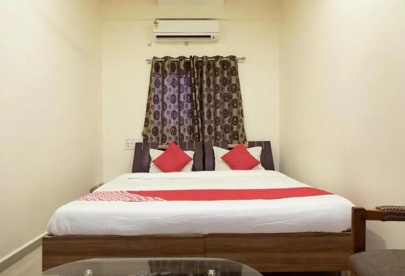 Collection O Hotel Samruddhi