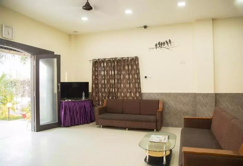 Collection O Hotel Samruddhi