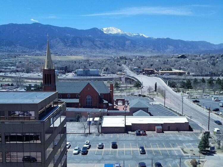 فندق Hilton Garden Inn Colorado Springs Downtown