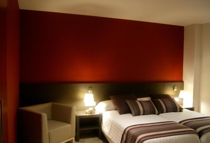 펜션 Restaurante Y Alojamiento Can Mach