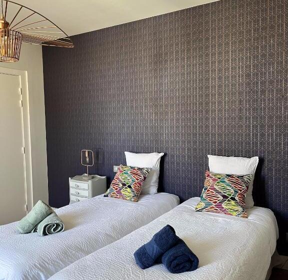 تختخواب و صبحانه La Cour Carree   Chambres D Hôtes