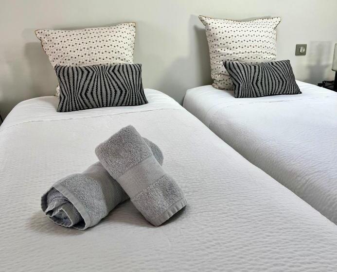 تختخواب و صبحانه La Cour Carree   Chambres D Hôtes