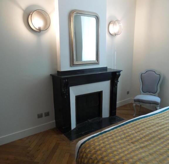 تختخواب و صبحانه La Cour Carree   Chambres D Hôtes