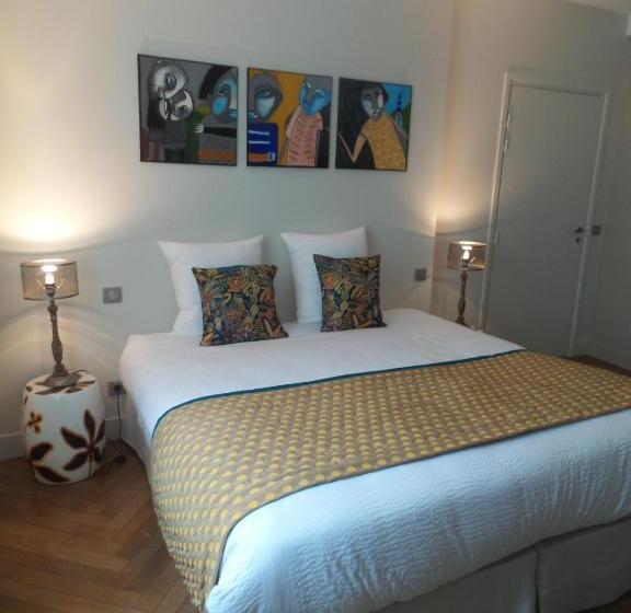 تختخواب و صبحانه La Cour Carree   Chambres D Hôtes