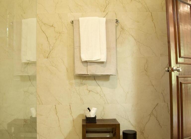 Nocleg ze śniadaniem Villa Layanga   Riverside Guestrooms