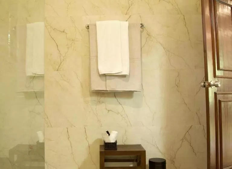 Aamiaismajoitus (B&B) Villa Layanga   Riverside Guestrooms