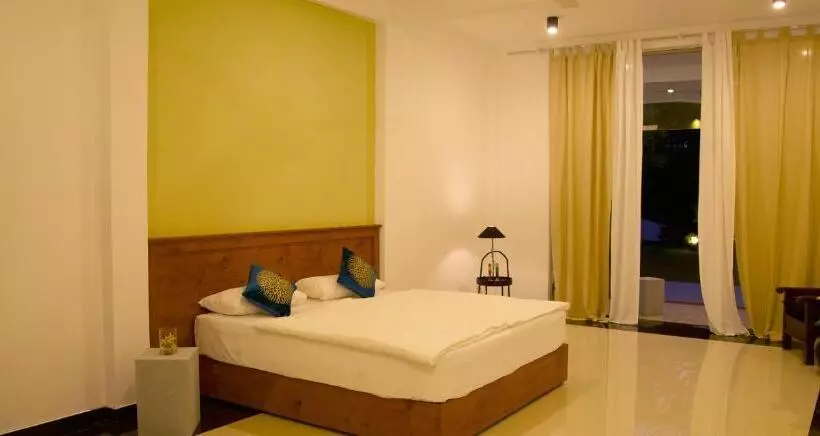 Aamiaismajoitus (B&B) Villa Layanga   Riverside Guestrooms