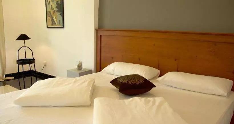 Aamiaismajoitus (B&B) Villa Layanga   Riverside Guestrooms