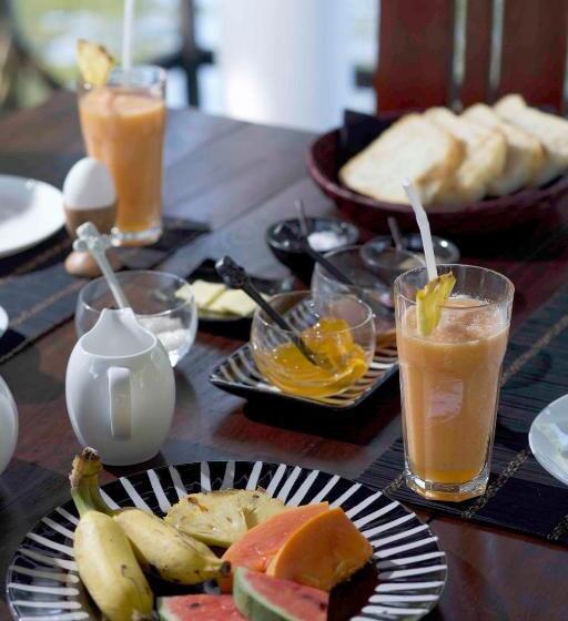 Nocleg ze śniadaniem Villa Layanga   Riverside Guestrooms