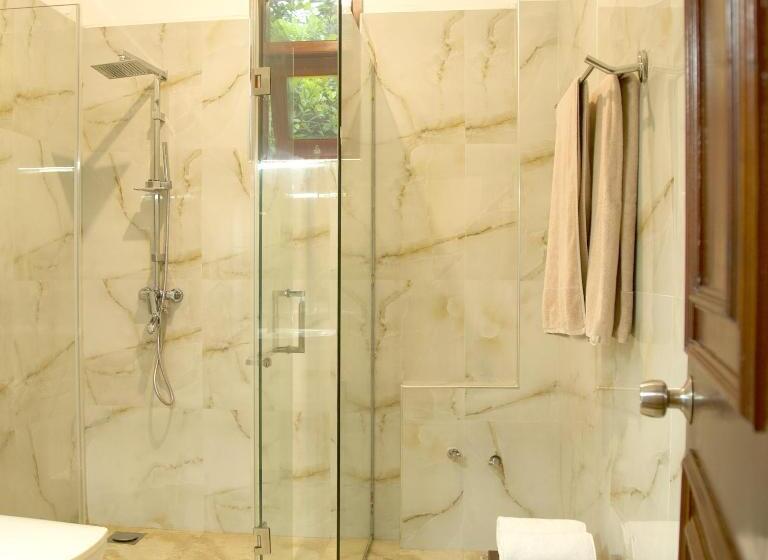 Nocleg ze śniadaniem Villa Layanga   Riverside Guestrooms