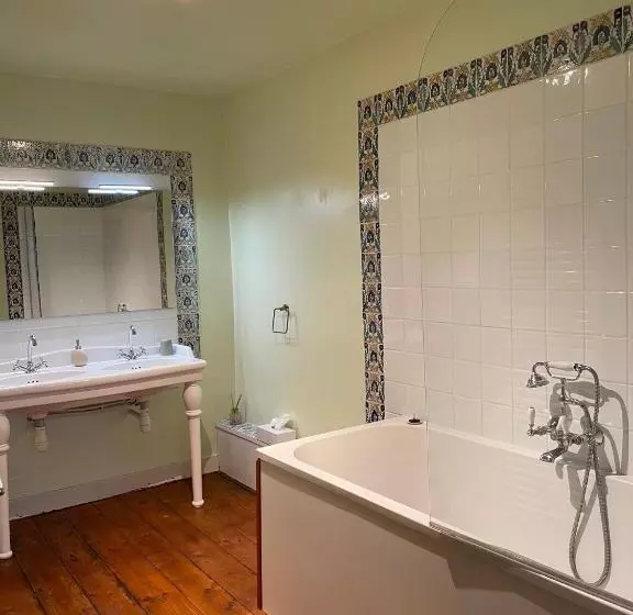 Aamiaismajoitus (B&B) Le Clos De La Cathedrale