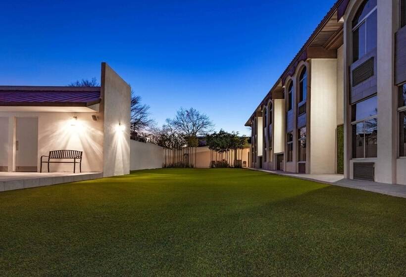 فندق Days Inn By Wyndham Piedras Negras