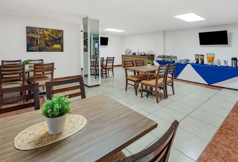 فندق Days Inn By Wyndham Piedras Negras