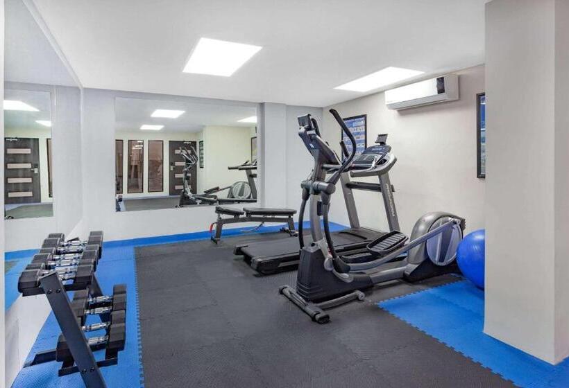 فندق Days Inn By Wyndham Piedras Negras