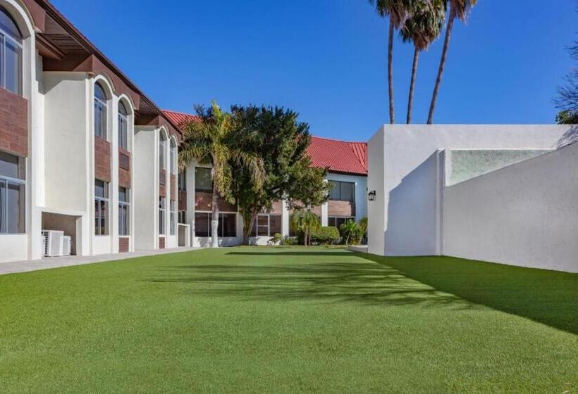 فندق Days Inn By Wyndham Piedras Negras