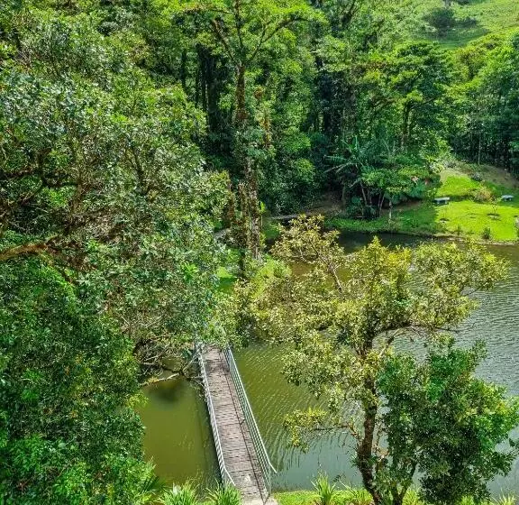 هاستل Burbi Lake Lodge Monteverde