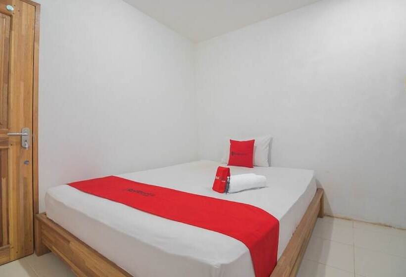 펜션 Reddoorz Near Gajah Mada Pontianak