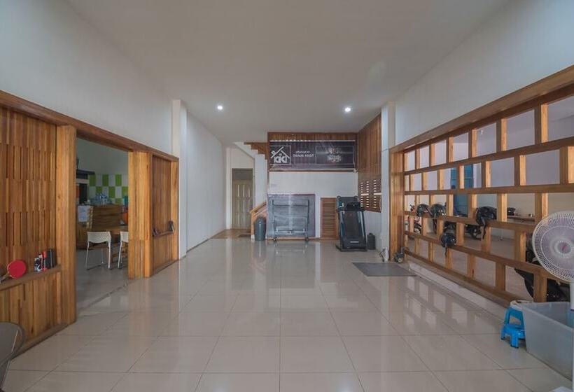 ペンション Reddoorz Near Gajah Mada Pontianak