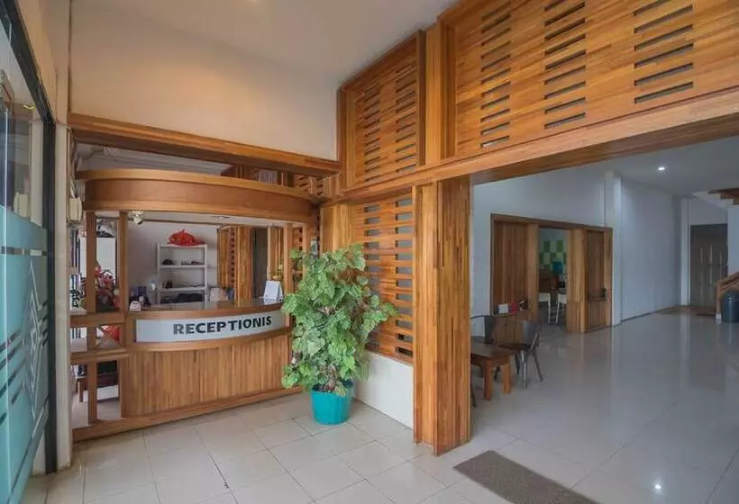 ペンション Reddoorz Near Gajah Mada Pontianak